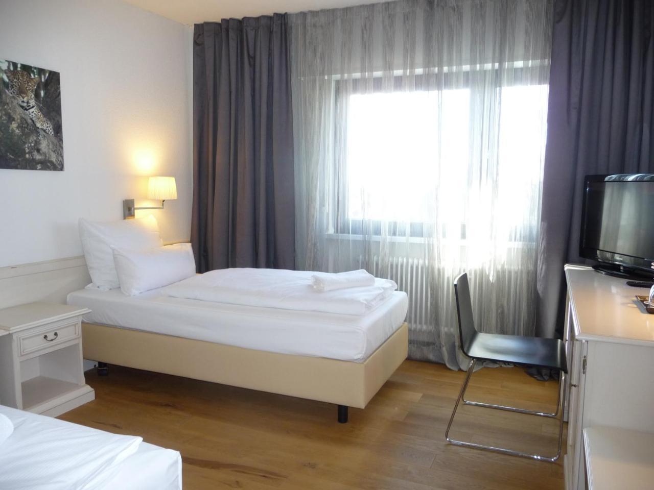 Hotel Restaurant Felderbock Nußloch Екстериор снимка